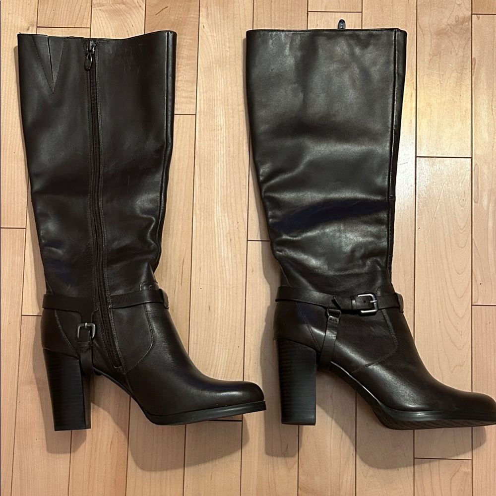 Tahari Brown Heeled Leather Boots
